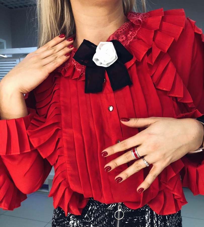 Блузка с рукавами буф